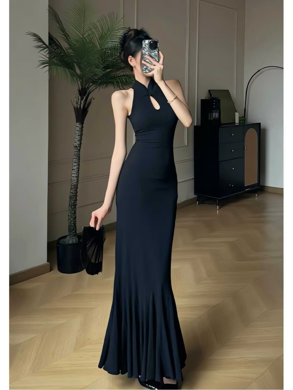 SHEIN Black Halter Maxi Dress with Keyhole